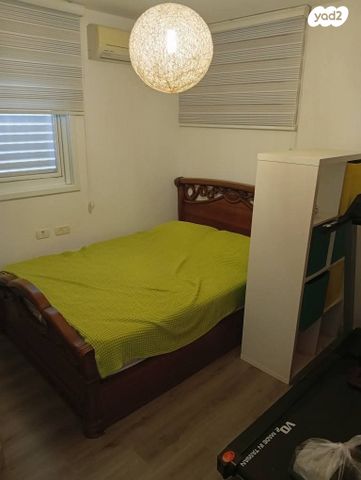 גג/ פנטהאוז, קרן היסוד, קרית שרת מערב, חולון