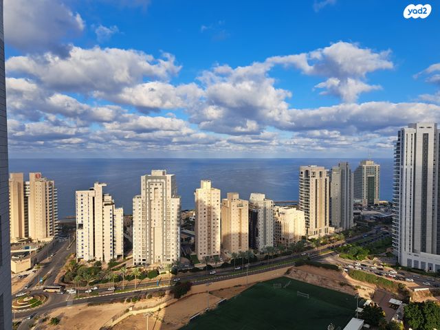 דירה, אמנון ליפקין שחק, נוף הטיילת, נתניה