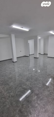 חנויות/ שטח מסחרי, בלפור 33, הגבול רוטשילד, בת ים