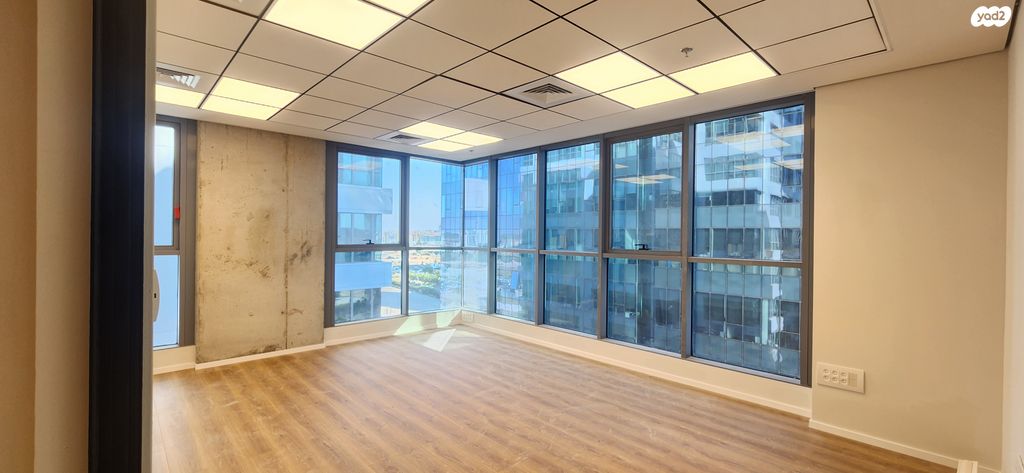 קליניקות, אזור תעשייה קרית אתגרים, רעננה