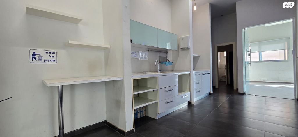 חנויות/ שטח מסחרי, הפלדה, אזור תעשיה, בת ים