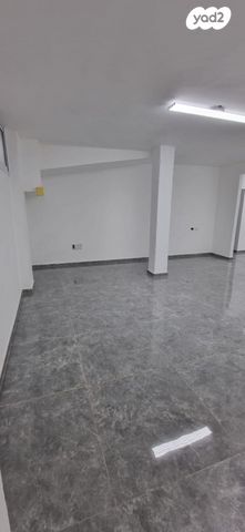 חנויות/ שטח מסחרי, בלפור 33, הגבול רוטשילד, בת ים