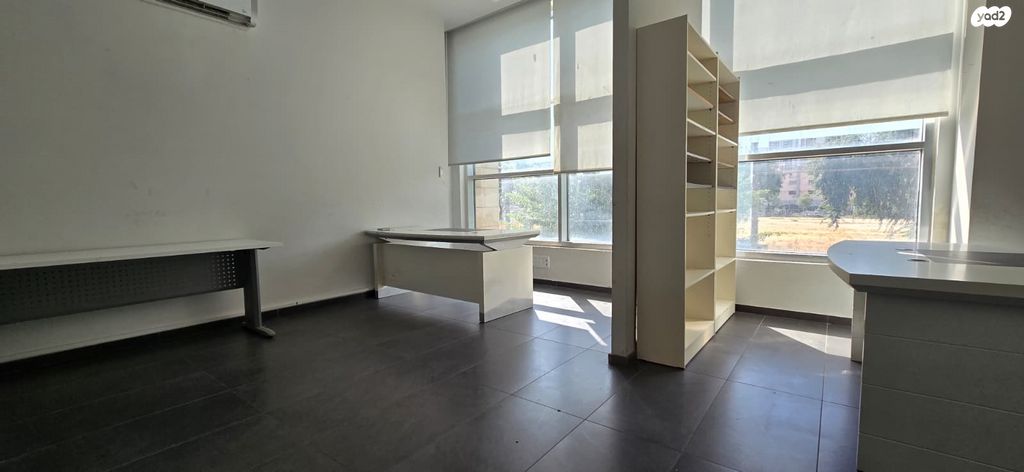 חנויות/ שטח מסחרי, הפלדה, אזור תעשיה, בת ים