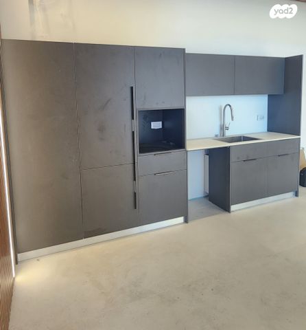 קליניקות, אזור תעשייה קרית אתגרים, רעננה