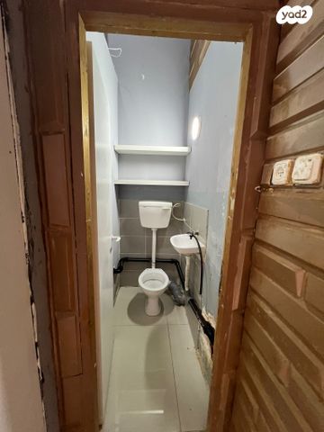 חנויות/ שטח מסחרי, מעגלים