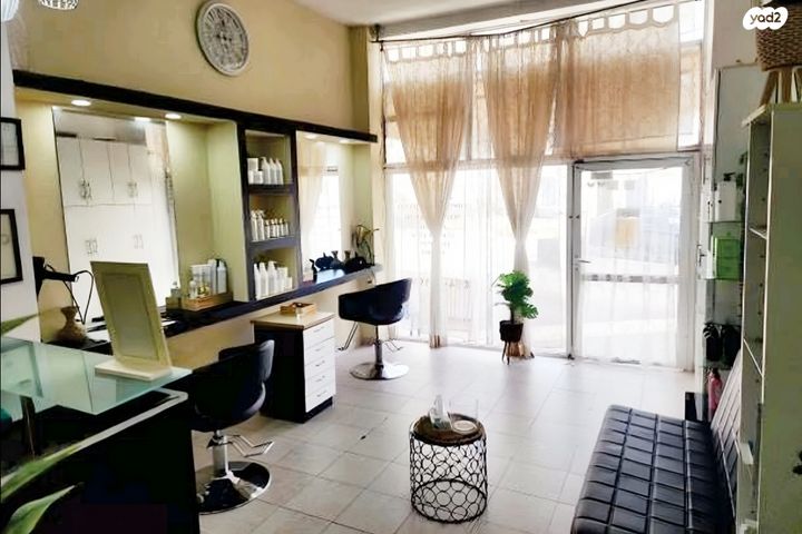 חנויות/ שטח מסחרי, הגיבורים 64, מרכז העיר, חדרה