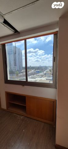 משרדים, בית עובד, מונטיפיורי, הרכבת, תל אביב יפו