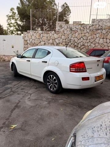מודעת רכב דודג' אוונג'ר