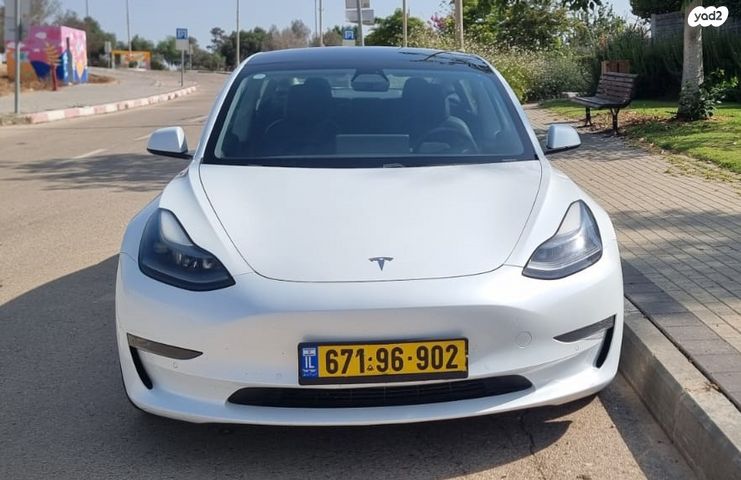 מודעת רכב טסלה מודל 3