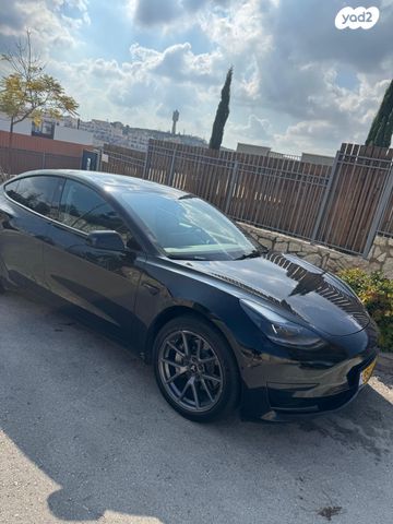 מודעת רכב טסלה מודל 3