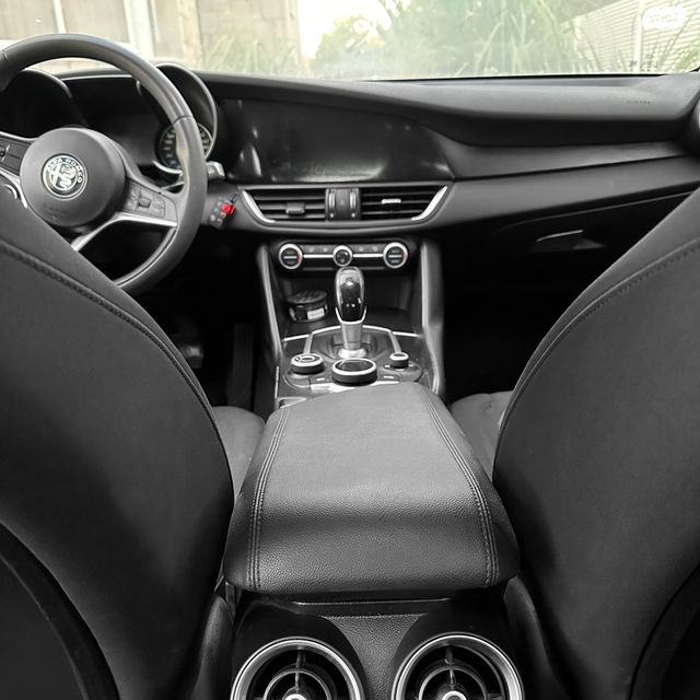 אלפא רומיאו ג'וליה