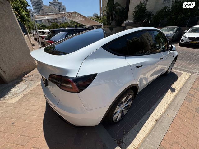 מודעת רכב טסלה מודל Y