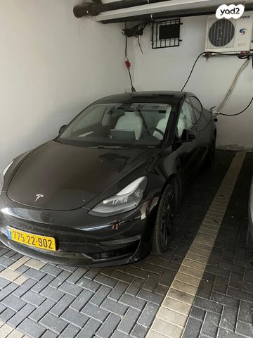מודעת רכב טסלה מודל 3