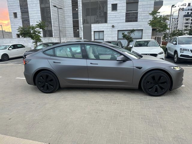 מודעת רכב טסלה מודל 3