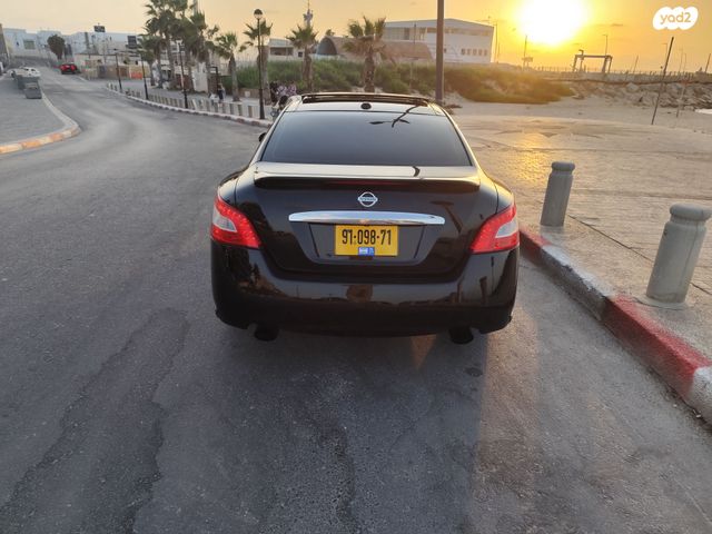 ניסאן מקסימה