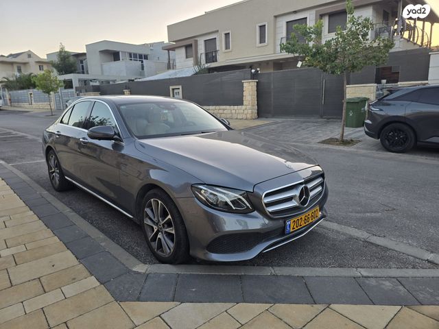 מודעת רכב מרצדס-בנץ E-class