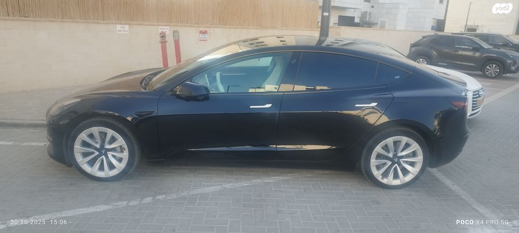 מודעת רכב טסלה מודל 3