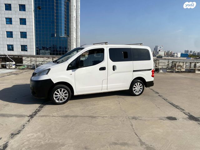 ניסאן NV200