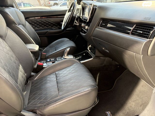 מיצובישי אאוטלנדר