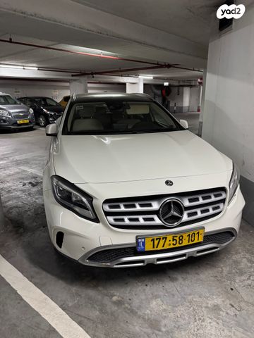 מרצדס-בנץ GLA