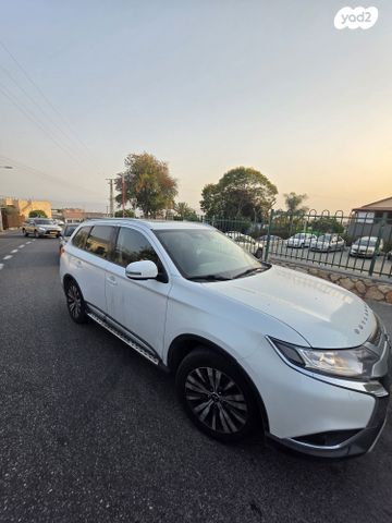 מיצובישי אאוטלנדר