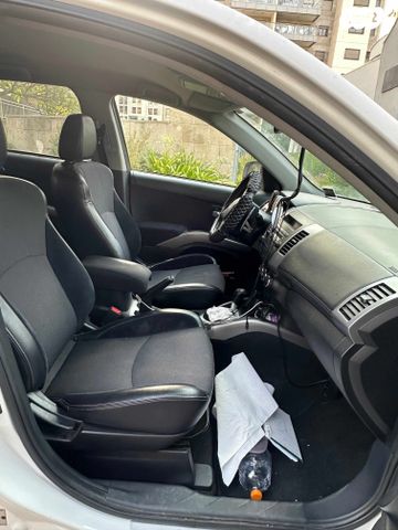 מיצובישי אאוטלנדר