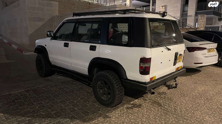 טרופר S ידני פנאי-שטח 7 מק 5 דל 3.0 (159 כ״ס)