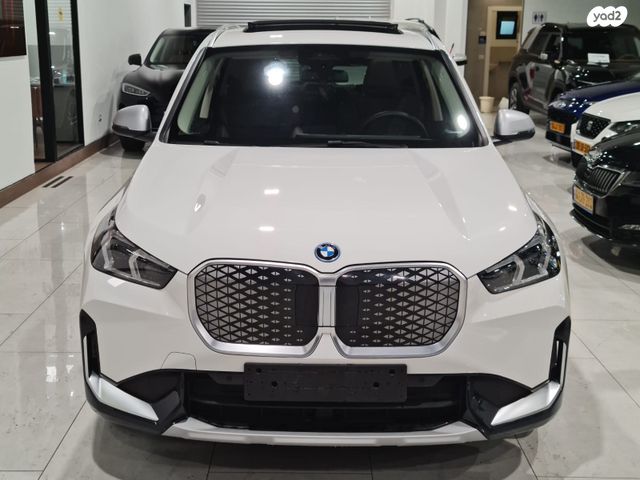 מודעת רכב ב מ וו IX1