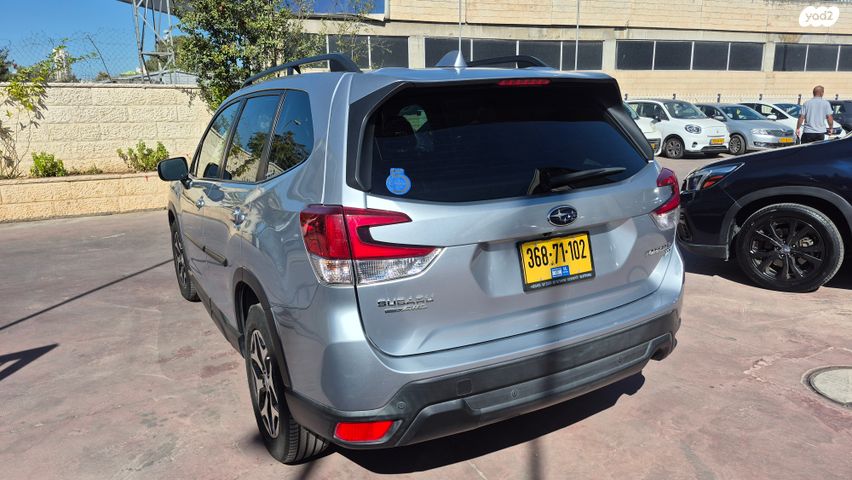 סובארו פורסטר