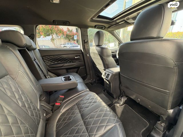 מיצובישי אאוטלנדר