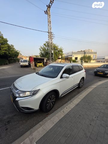 מיצובישי אאוטלנדר