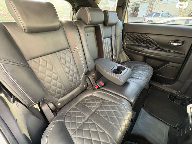 מיצובישי אאוטלנדר