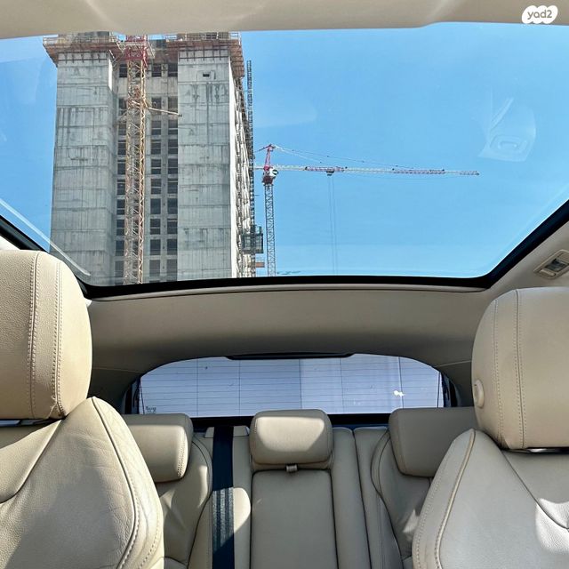 לנד רובר ריינג' רובר איווק