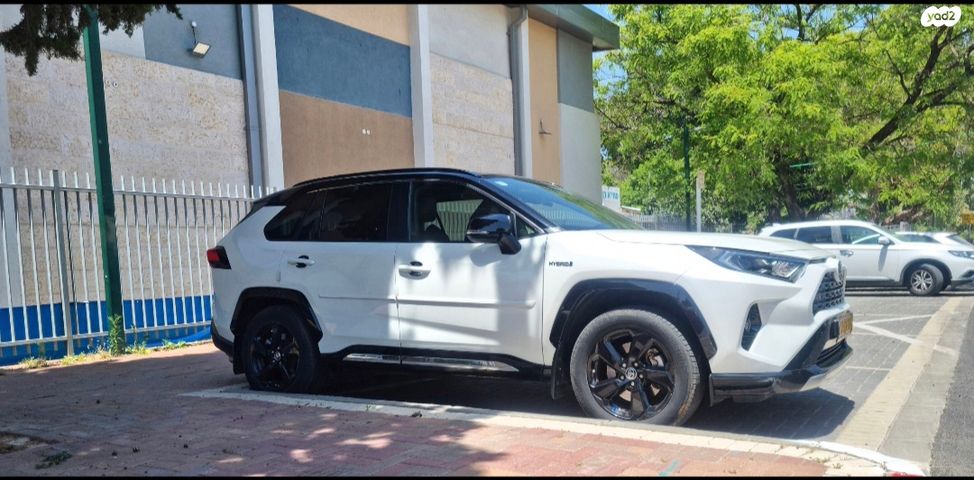 מודעת רכב טויוטה RAV4