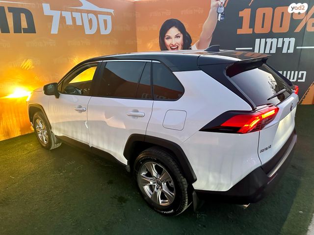 טויוטה RAV4