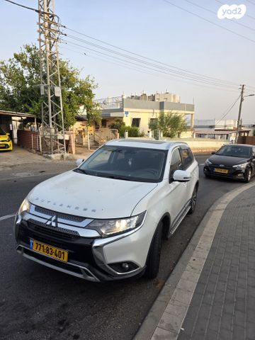 מיצובישי אאוטלנדר