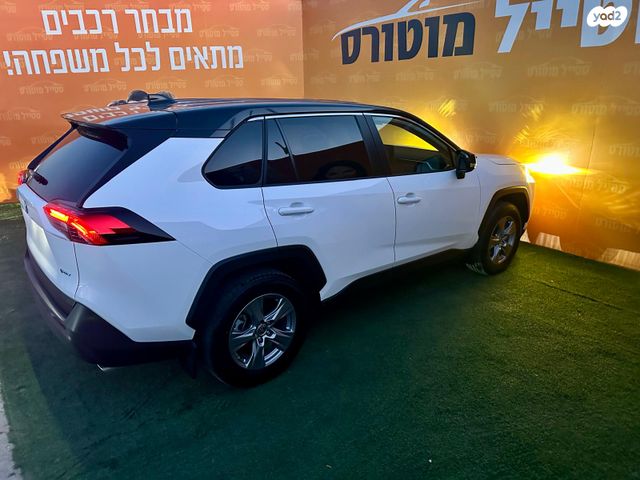 טויוטה RAV4