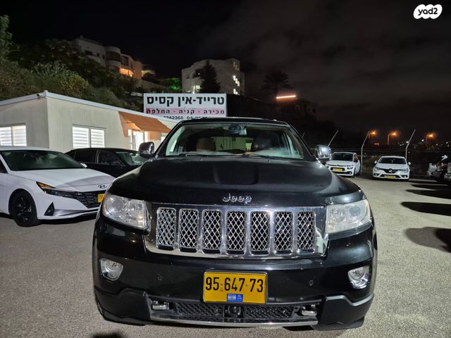 מודעת רכב ג'יפ גרנד צ'ירוקי