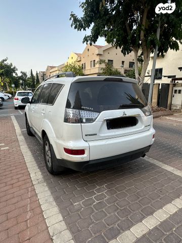 מיצובישי אאוטלנדר