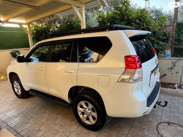 טויוטה לנד קרוזר