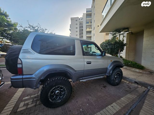 טויוטה לנד קרוזר