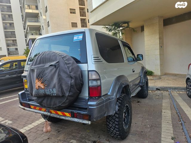 טויוטה לנד קרוזר