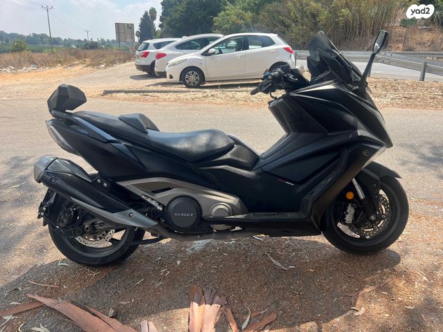 קימקו AK 550