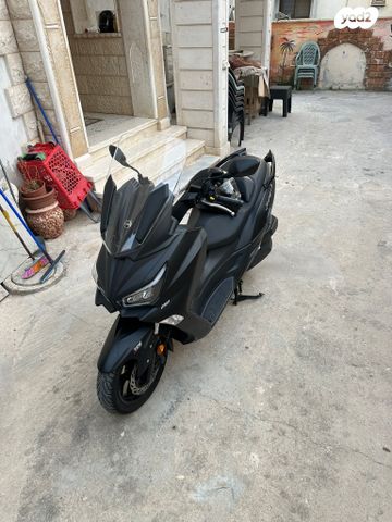 מודעת רכב סאן יאנג ג'וי-מקס Z-250