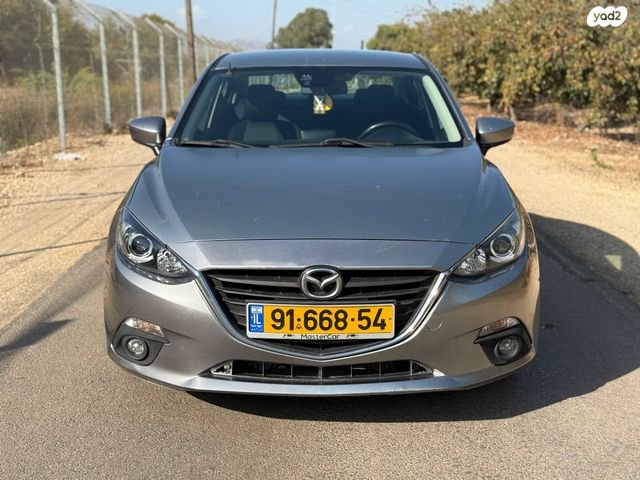 מודעת רכב מאזדה 3
