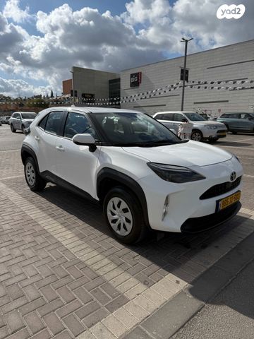 מודעת רכב טויוטה יאריס קרוס 1