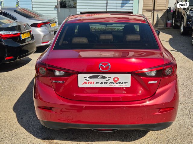 מאזדה 3