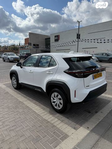 טויוטה יאריס קרוס