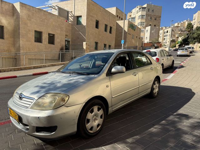 טויוטה קורולה