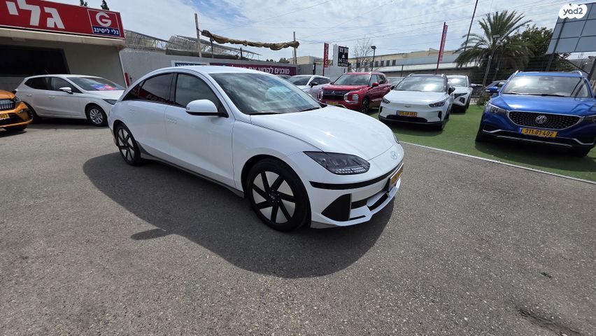 יונדאי איוניק 6